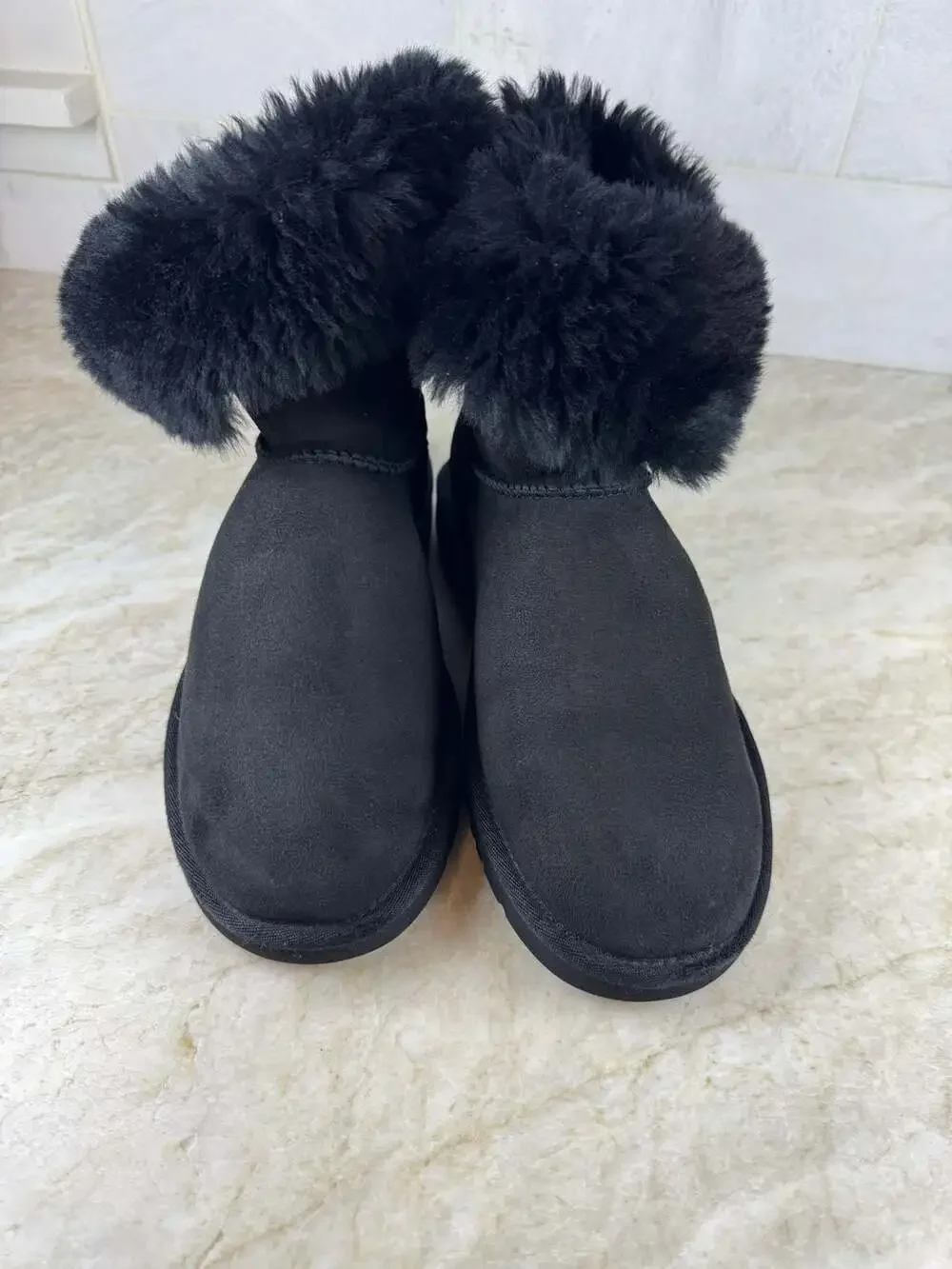 UGG Bailey Button 5803 Women’s Size 7 Black Suede Sheepskin Fur Boots
